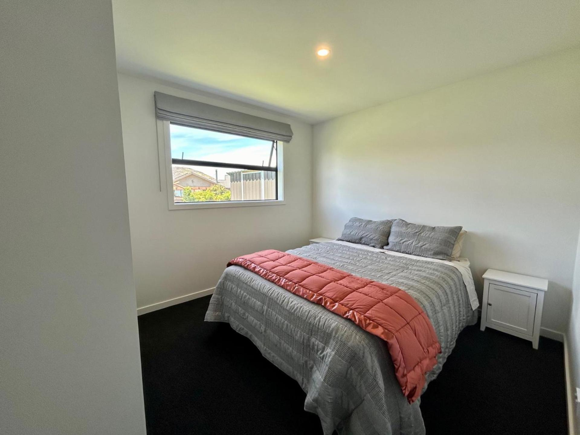 Modern Family Pad In Cromwell Villa Exterior photo